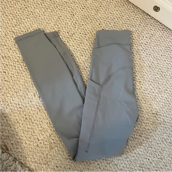 Lululemon - NWT Power Thru - leggings with pockets - size 0 - Picture 8 of 9